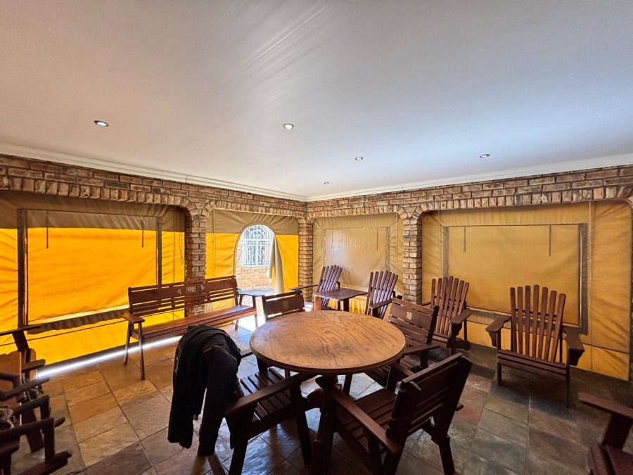 4 Bedroom Property for Sale in Flamwood North West